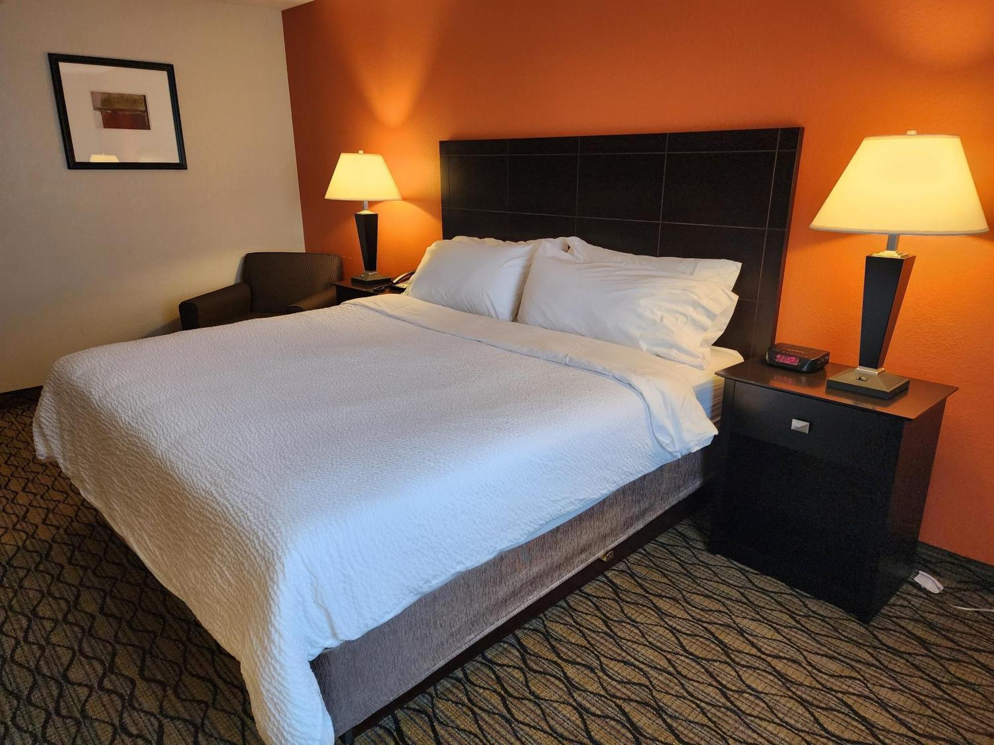 Holiday Inn Express Hotel & Suites Cadillac By Ihg Ngoại thất bức ảnh