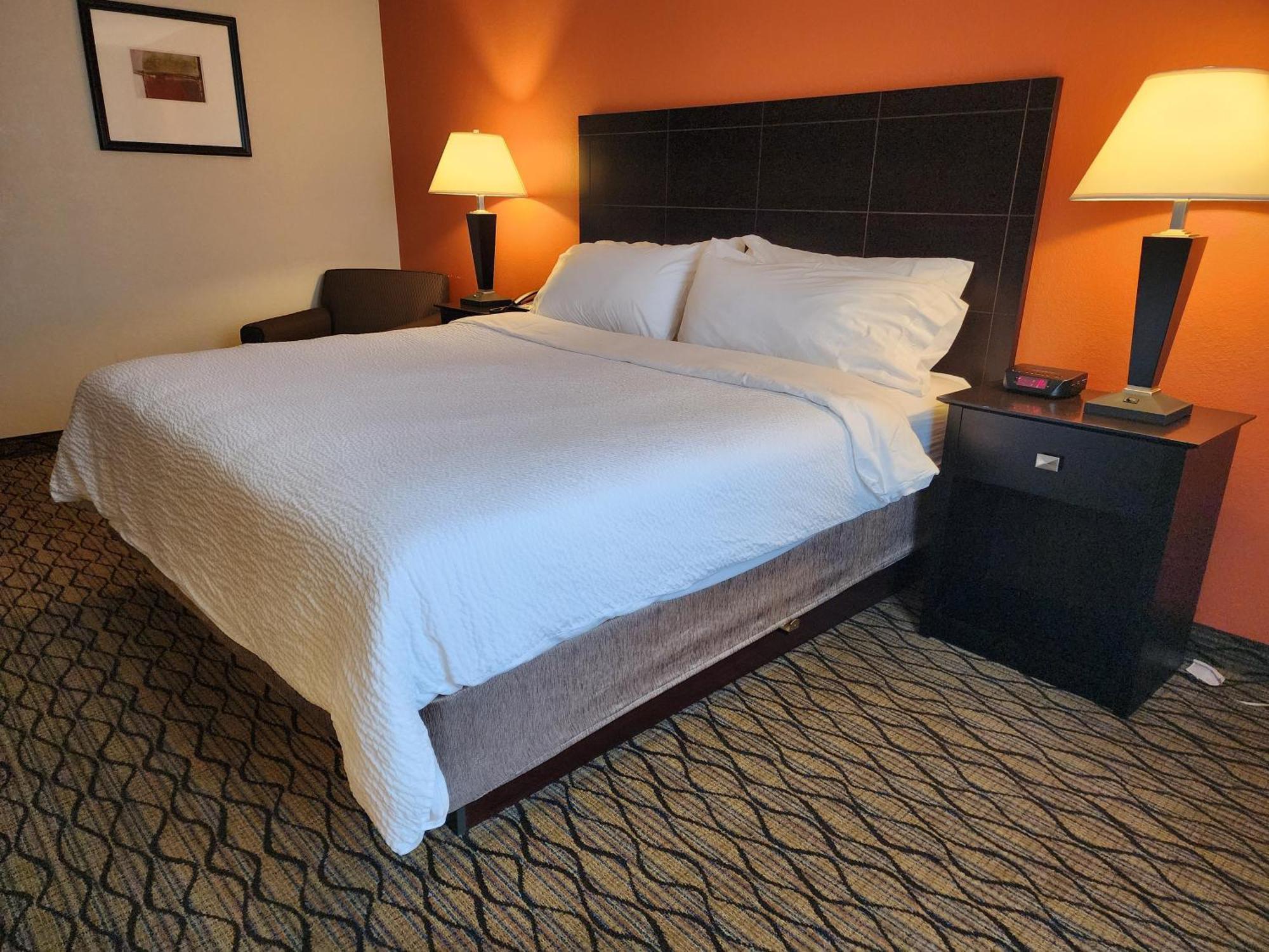 Holiday Inn Express Hotel & Suites Cadillac By Ihg Ngoại thất bức ảnh